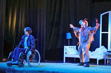 Яркие и весёлые спектакли для детей и взрослых привезли в Железногорск артисты «Ведогонь-театра»     