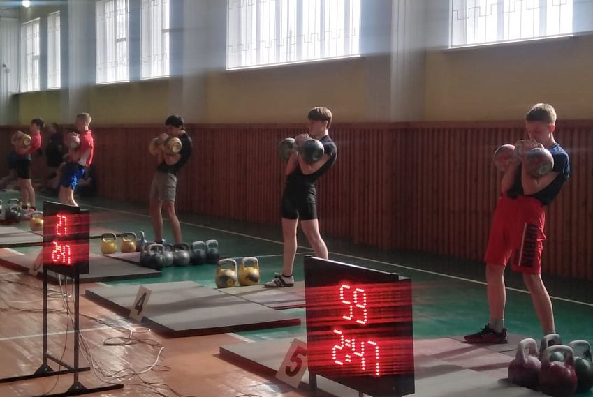 Железногорские гиревики взяли призовые места на чемпионате Белгородской области