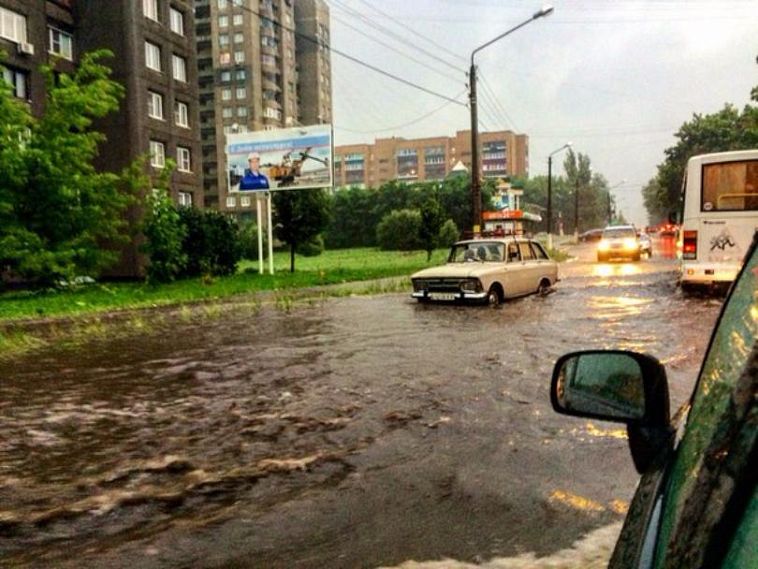 Улицы Железногорска после каждого дождя превращаются в реки