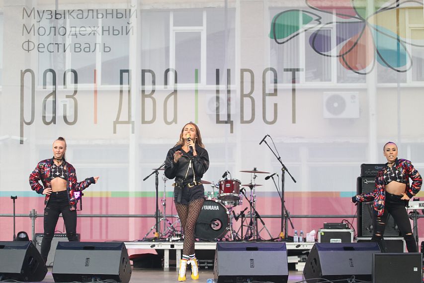 Как в Железногорске прошёл музыкальный молодёжный фестиваль #РАЗДВАЦВЕТ