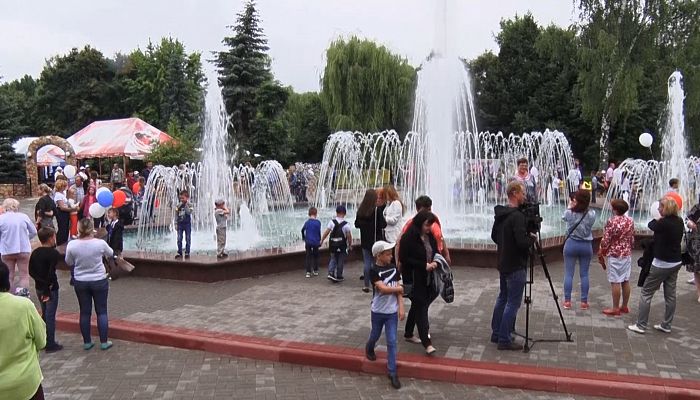 Торжественное открытие фонтана в городском парке им Никитина