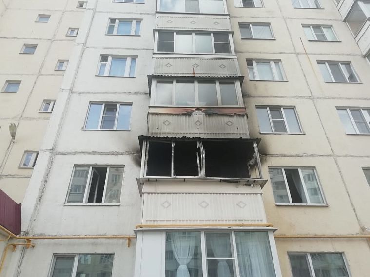 В Железногорске из-за пожара пострадали два балкона в многоэтажке 