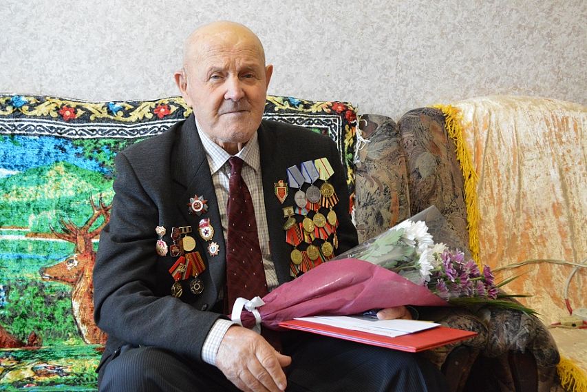 Участник Курской битвы, железногорец Иван Писклов отметил 95-летний юбилей 
