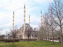 Путешествуй с Zhel.City: Грозный – эдемский сад, застывший в камне